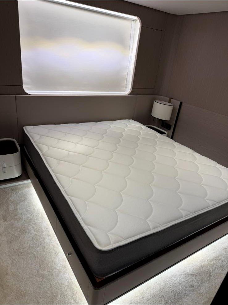 Quilted cabin mattress with grey border