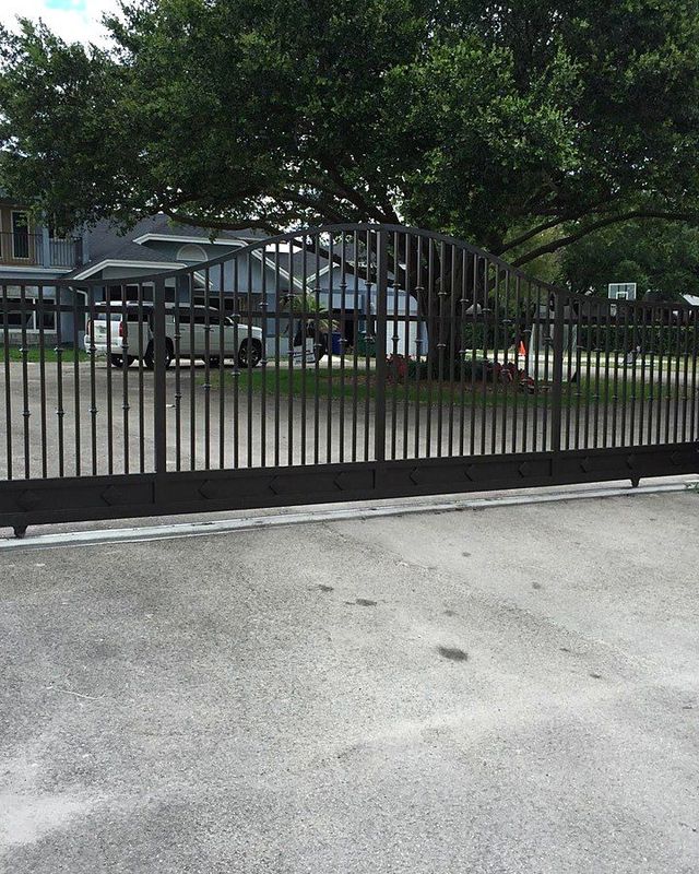 Double driveway gate